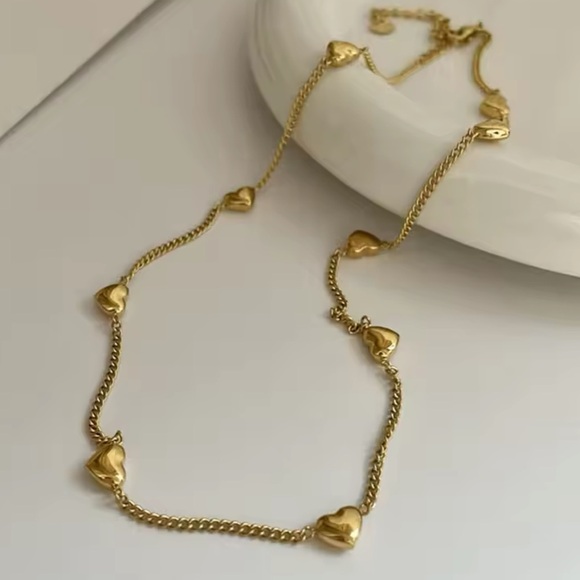 ◾️18K Gold Plated Love Pendant Choker Necklace - Picture 6 of 16